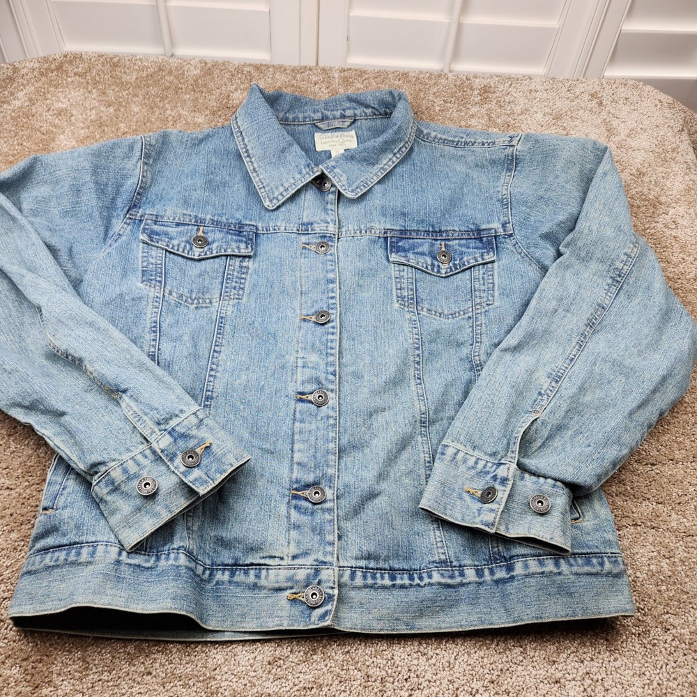 Cabelas Womens XL Blue Denim Trucker Jacket Light Wash Cotton 913598 Regular